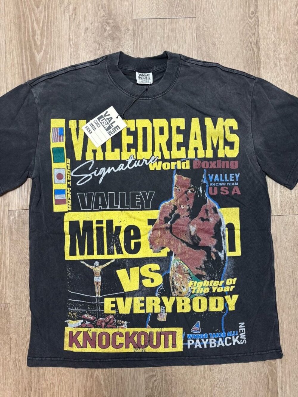 Vale Dreams Graphic T-Shirt Size Large